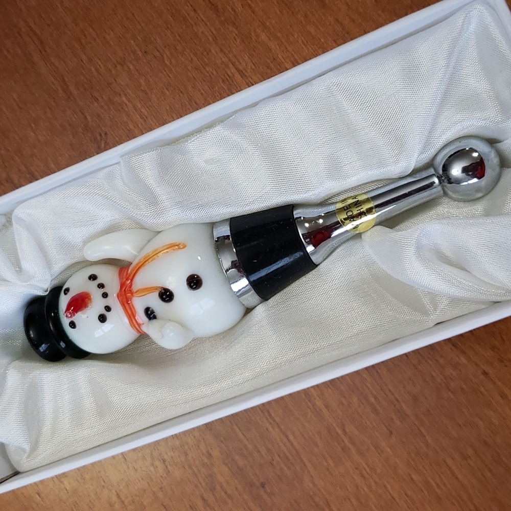 Wine tipper snowman